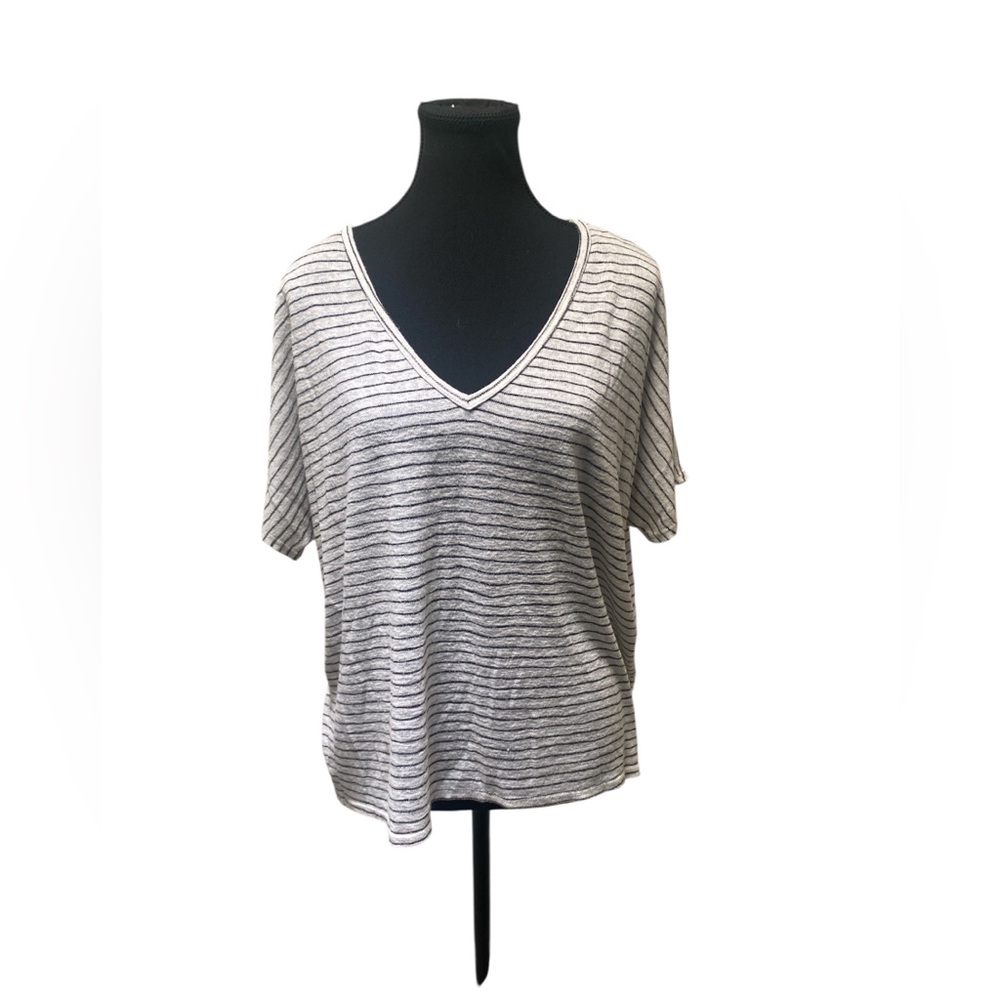Abound Black and White Striped V-Neck Tee XS GUC